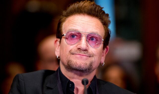 Ο Bono έγραψε ποίημα για την Ουκρανία και η Νάνσι Πελόζι το απήγγειλε