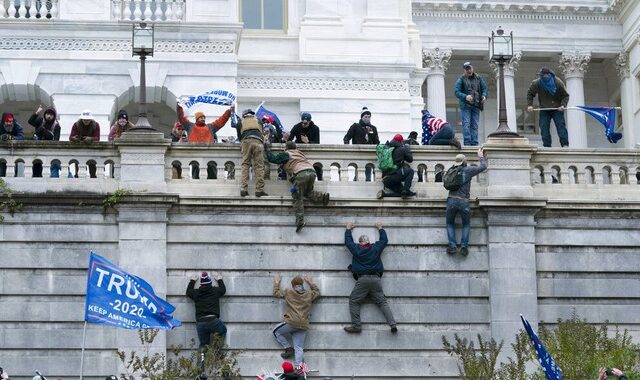 Επίθεση στο Καπιτώλιο: “Ο Τραμπ παραβίασε το νόμο”