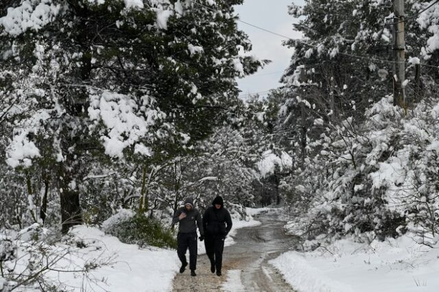 Καιρός: Παραμένει το κρύο – Βροχές και χιόνια στα ανατολικά