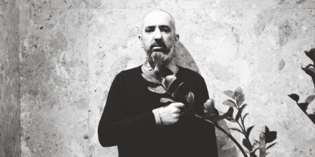 Γιώργος Βαλαής: “Η ελληνική κοινωνία πάντα διαπόμπευε ανθρώπους που ήταν διαφορετικοί”