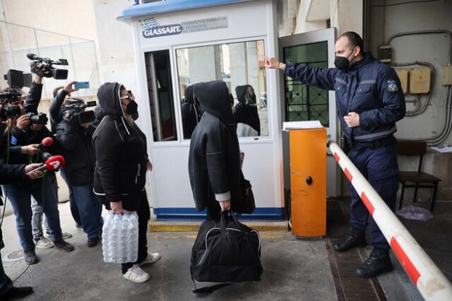 Ρούλα Πισπιρίγκου: Στη ΓΑΔΑ για επίσκεψη η μητέρα και η αδερφή της