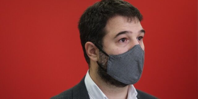 Ηλιόπουλος: “Να μας πει η ΕΡΤ αν βγάζει τον ανταποκριτή της Μόσχας από την Κυψέλη”