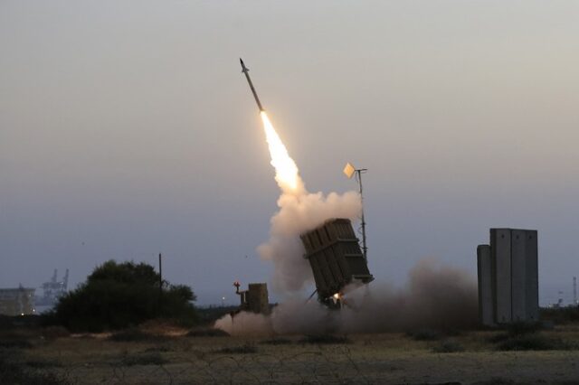 Iron Dome: Ο Ζελένσκι ζητά το υπερόπλο του Ισραήλ – “Έχετε τα καλύτερα αντιπυραυλικά συστήματα”