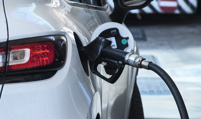 Τιμές καυσίμων: “Ανοιχτό” το να δοθεί κουπόνι – Μέσα στην εβδομάδα τα νέα μέτρα
