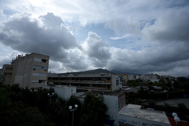 Καιρός: Νεφώσεις με τοπικές βροχές και αφρικανική σκόνη