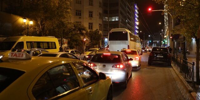 Κίνηση στους δρόμους: Κλειστό το κέντρο της Αθήνας λόγω αγώνα – Κυκλοφοριακό κομφούζιο