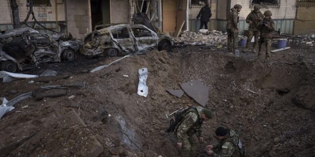 “Μολών λαβέ” των Ουκρανών στο ρωσικό τελεσίγραφο για παράδοση της Μαριούπολης – Εφιαλτική νύχτα στο Κίεβο