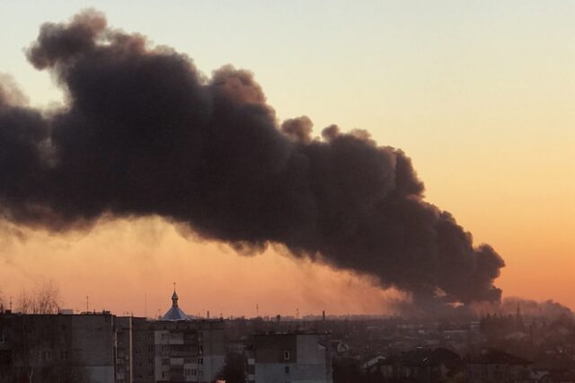Πόλεμος στην Ουκρανία: Εκρήξεις σε Κίεβο και Λβιβ – Πύραυλοι χτύπησαν εργοστάσιο