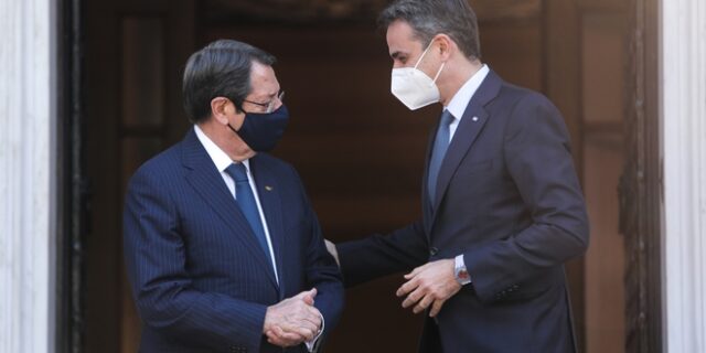 Τηλεφωνική επικοινωνία Μητσοτάκη – Αναστασιάδη για τη συνάντηση με Ερντογάν
