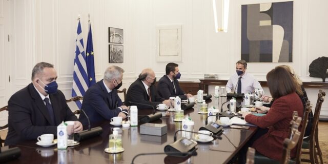 Μητσοτάκης:  Ρύθμιση για την αύξηση της Εθνικής Σύνταξης των ομογενών και παλιννοστούντων