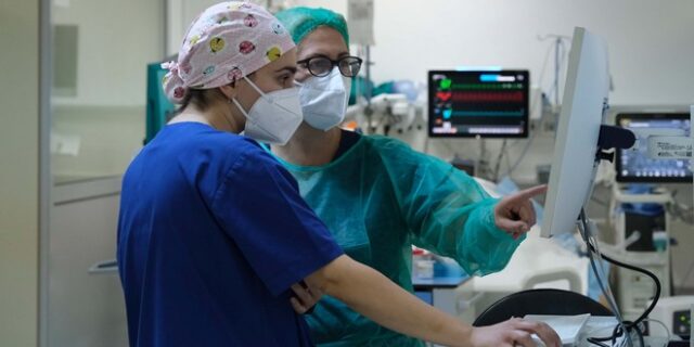Κοκτέιλ τριδημίας: Πώς διαμορφώνονται τα κρούσματα – Αυξάνονται οι νεκροί από γρίπη