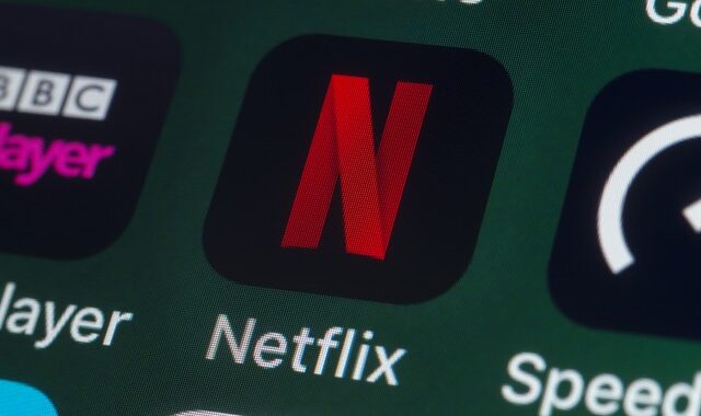 Netflix: Δοκιμές για να ξεφύγει από το password sharing