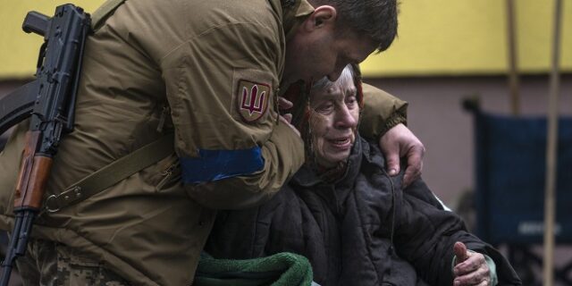 Ουκρανία: Προσωρινή κατάπαυση του πυρός στη Μαριούπολη για την απομάκρυνση αμάχων – Δύσπιστος ο Ζελένσκι