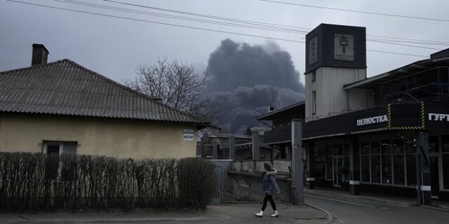 Ουκρανία: Ρωσικός πύραυλος έπληξε δεξαμενή πετρελαίου στη Ρίβνε