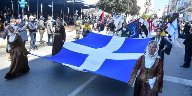25η Μαρτίου: Με λαμπρότητα οι παρελάσεις σε όλη την Ελλάδα