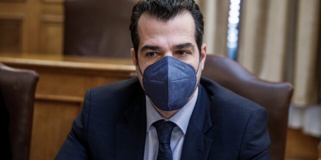 Πλεύρης: Αυτοί που δεν θα εμβολιαστούν, δεν έχουν θέση στο ΕΣΥ