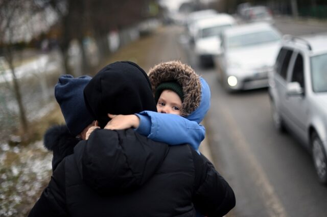 ΟΗΕ: Αυξάνεται δραματικά ο αριθμός των Ουκρανών προσφύγων που φθάνουν στις γειτονικές χώρες