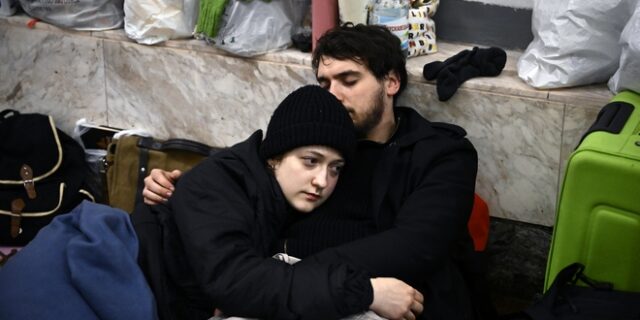 Πόλεμος στην Ουκρανία: Σοκαριστική μαρτυρία – “Οικογένεια έτρεχε τη νύχτα μέσα στο δάσος για να φτάσει Πολωνία”