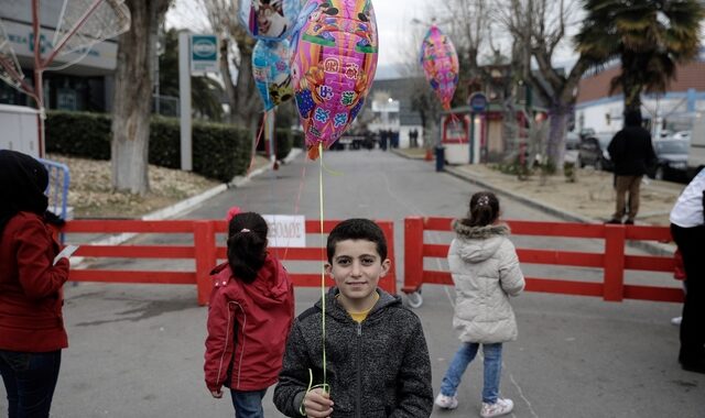 “Διαβατήριο Δικαιωμάτων” για τα παιδιά προσφύγων