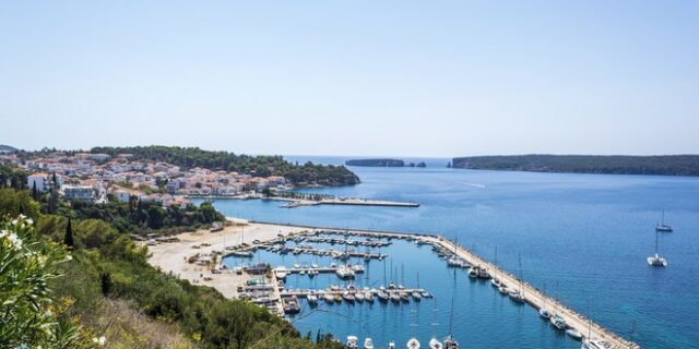 Γιατί η Πελοπόννησος προσελκύει τους πιο πλούσιους τουρίστες της χώρας