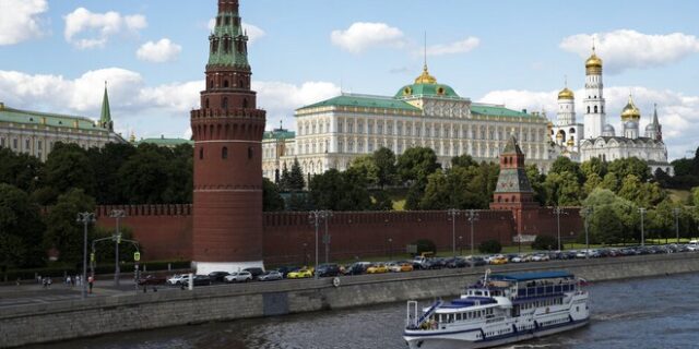 Booking, Expedia, Airbnb, Tripadvisor και άλλοι παγώνουν τις δραστηριότητες τους στη Ρωσία