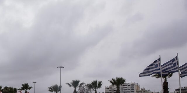 Καιρός: Τοπικές νεφώσεις και ισχυροί άνεμοι – Πέφτει η θερμοκρασία την Τρίτη