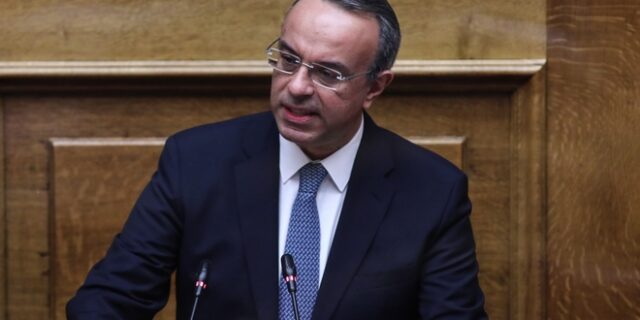 Σταϊκούρας: Κοντά στα 2 δισ. η επιδότηση για τους λογαριασμούς ρεύματος τον Σεπτέμβριο