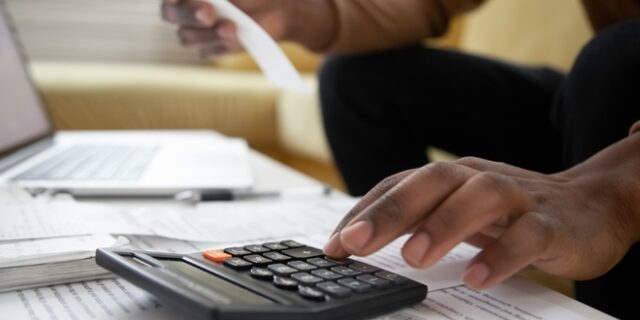 Φορολογικές δηλώσεις: Άνοιξε η πλατφόρμα – Οι αλλαγές στο Ε1, οι εκπτώσεις και οι δόσεις