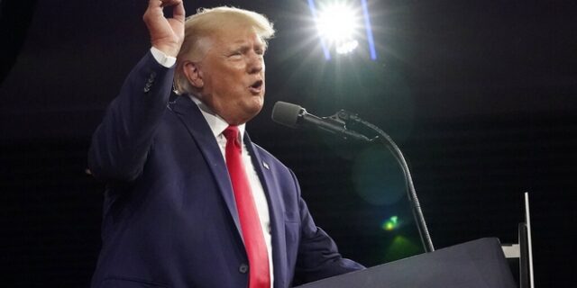 Τραμπ: Θα απειλούσα τη Ρωσία με πυρηνικά υποβρύχια αν ήμουν πρόεδρος”