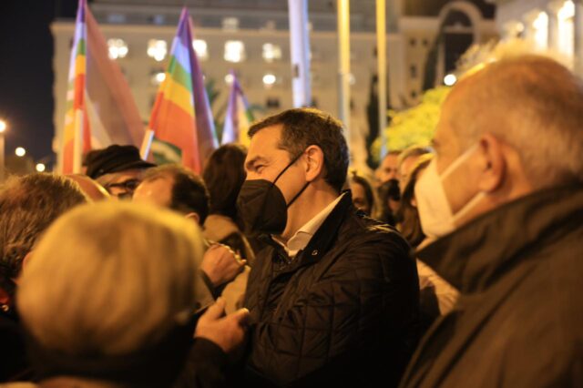 Χαμόγελα στον ΣΥΡΙΖΑ για την αντιπολεμική συναυλία που τόσο πολέμησε το Μαξίμου