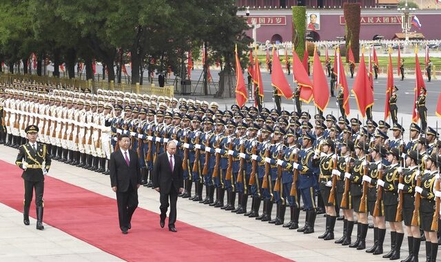 Πόλεμος στην Ουκρανία: Η Κίνα θέλει να στείλει όπλα στη Ρωσία, λένε οι ΗΠΑ