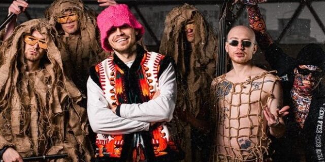 Kalush Orchestra: Το φαβορί της Ουκρανίας για τη Eurovision 2022 προβάρει στα συντρίμμια του πολέμου
