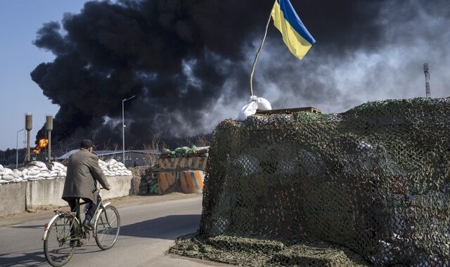 Πόλεμος στην Ουκρανία: Συμφωνία για ανθρωπιστικούς διαδρόμους εν μέσω βομβαρδισμών
