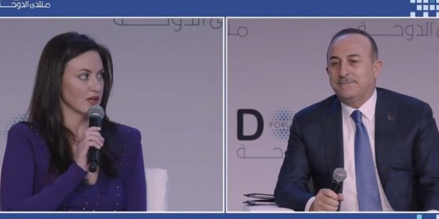 Η Αμερικανίδα δημοσιογράφος που εξόργισε τον Τσαβούσογλου είχε γίνει “στόχος” του Πούτιν