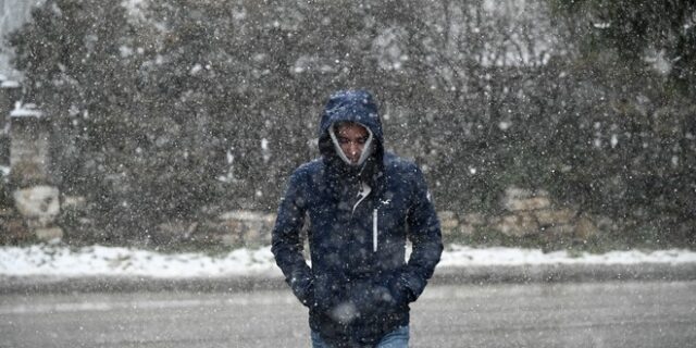 Καιρός: Πολικές θερμοκρασίες, θυελλώδεις άνεμοι και χιόνια τη Δευτέρα