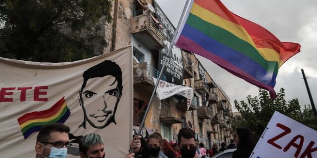 Ζακ Κωστόπουλος: Οι “ξώφαλτσες” κλωτσιές, οι αντιφάσεις και το… “ατυχές συμβάν”