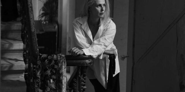 Παρθενόπη Μπουζούρη: “Η ελληνική κοινωνία είναι μια τεράστια ντουλάπα”