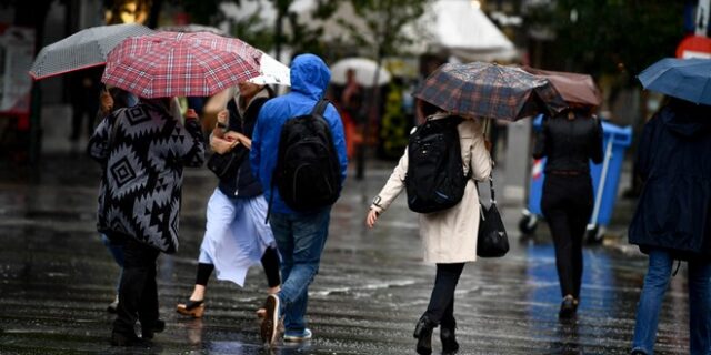 Καιρός: Πρόσκαιρη μεταβολή με βροχές, καταιγίδες και πτώση της θερμοκρασίας το επόμενο διήμερο