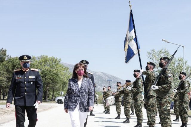 Σακελλαροπούλου: “Από το φρόνημα των Ενόπλων Δυνάμεων αντλούμε πίστη και αισιοδοξία για το παρόν και το μέλλον”