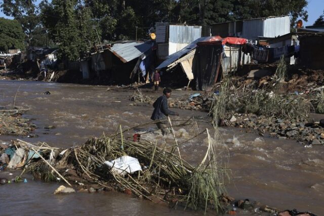 Πλημμύρες στη Νότια Αφρική: Αυξάνεται δραματικά ο αριθμός των θυμάτων – Στους 443 οι νεκροί