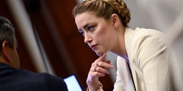 Amber Heard: Η ηθοποιός πάσχει από δύο διαταραχές προσωπικότητας, κατέθεσε ψυχολόγος