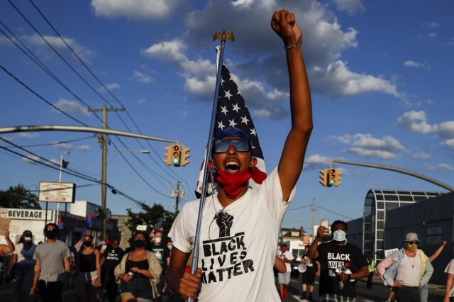 Κάτι ύποπτο συμβαίνει με τα λεφτά του Black Lives Matter