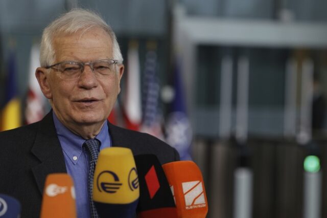 Μπορέλ: Καταδικάζει την επίθεση στον σιδηροδρομικό σταθμό του Κραματόρσκ