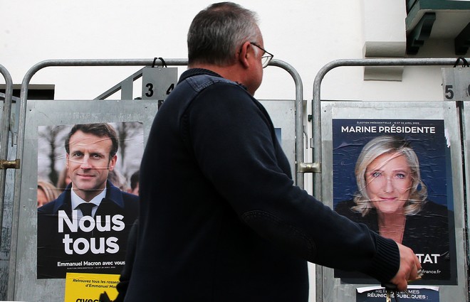 Εκλογές στη Γαλλία: Τι δείχνουν οι πρώτες δημοσκοπήσεις για τη μάχη Μακρόν-Λεπέν στον β’ γύρο