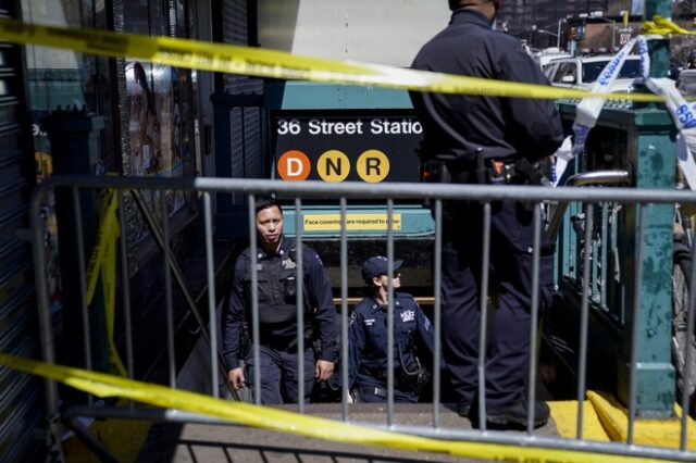 Πυροβολισμοί στη Νέα Υόρκη: Μπλόκαρε το όπλο του δράστη – Σε εξέλιξη οι έρευνες