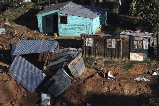 Πλημμύρες στη Νότια Αφρική: Δραματική αύξηση των θυμάτων – Στους 395 οι νεκροί