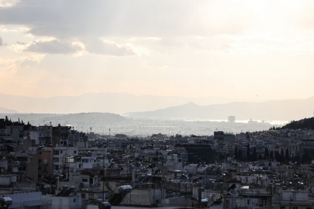 Καιρός: Άνοδος της θερμοκρασίας και ισχυροί άνεμοι το Σάββατο
