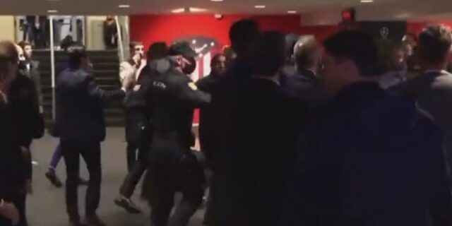 Ατλέτικο – Μάντσεστερ Σίτι: Σύρραξη και στη φυσούνα με τους παίκτες, επενέβη η αστυνομία