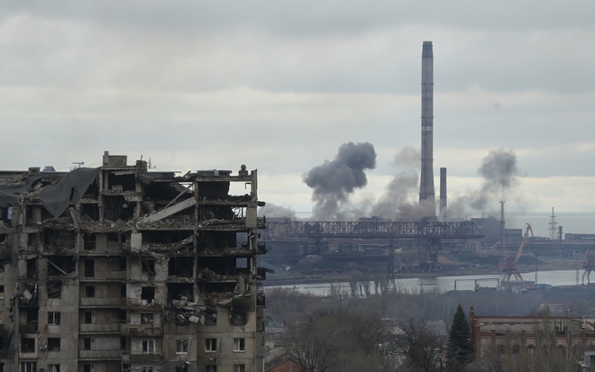 Ουκρανία: Θολό το τοπίο των συνομιλιών, ενώ το Azovstal πολιορκείται – Αγωνία για τους χιλιάδες αμάχους