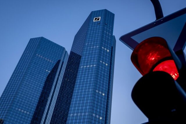 Deutsche Bank: Έφοδος εισαγγελέων και αστυνομίας στα κεντρικά γραφεία της